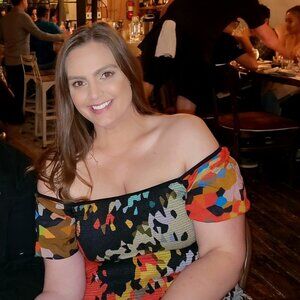 Meet your Posher, Adriana